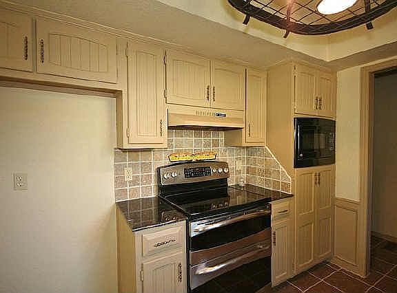 4th image of 410 W Los Angeles Pl