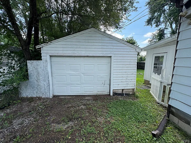 2029 N Goodlet Ave — Photo 23