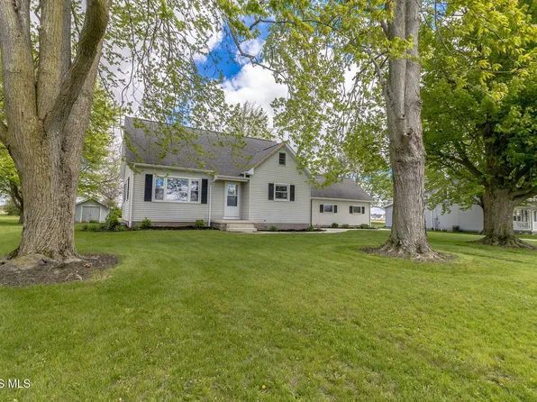 857 E Linfoot St, Wauseon, OH 43567