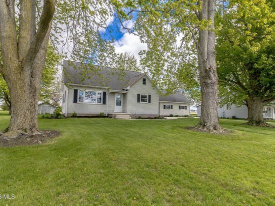 857 E Linfoot St, Wauseon, OH 43567