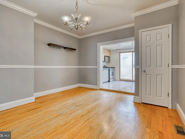 119 S Bouldin St — Photo 8