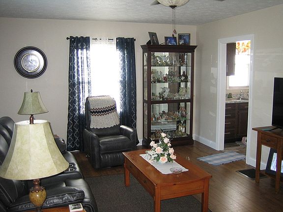 5th image of 80 Bryant Cir