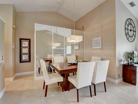 5th image of 7692 Lexington Club Boulevard #B