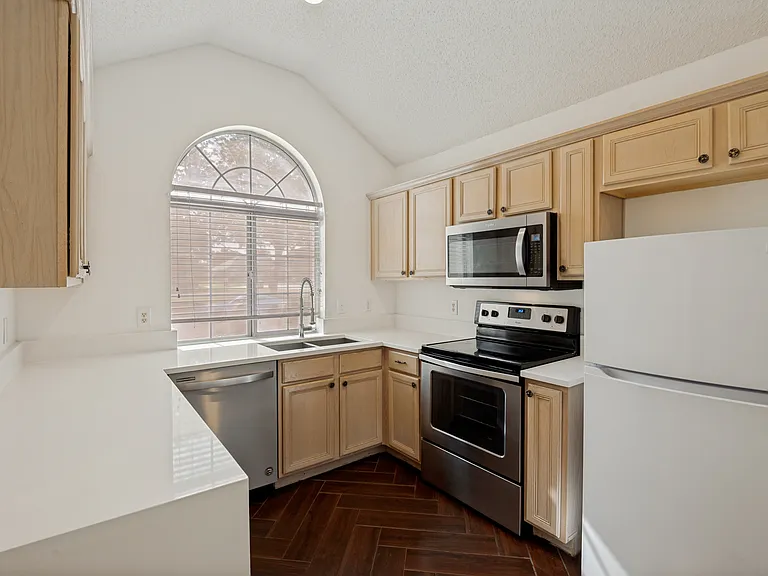 8160 Tower Rd — Photo 6