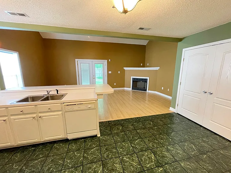 3436 Westgate Dr — Photo 10
