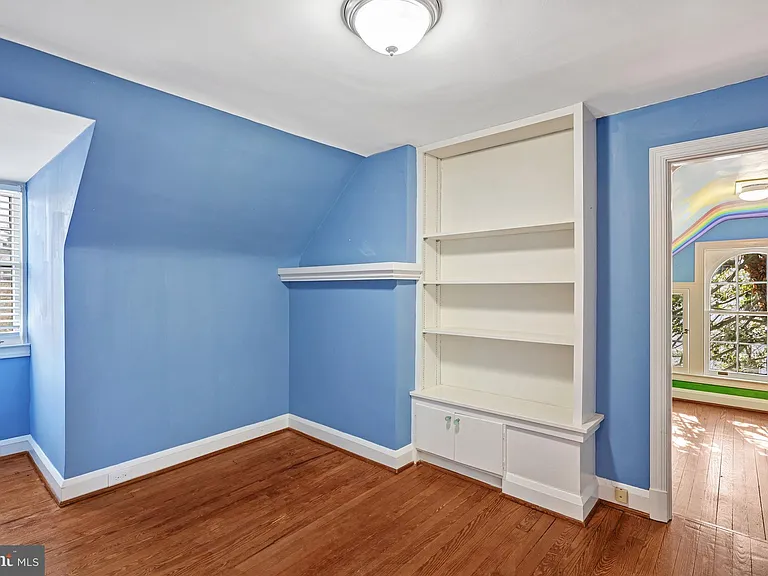 3916 Military Rd — Photo 23
