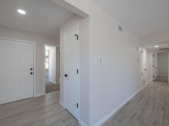 5th image of 11100 Deer Lodge Pl SE