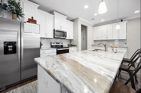 4th image of 427 Sanctuary Park Dr