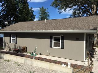 5688 N Anchor Rd, Olney, IL 62450