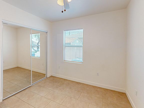 3rd image of 1408 E Orange St Room 3