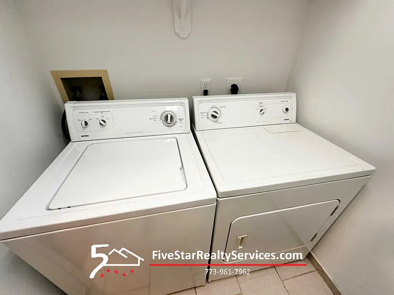 1360 Brook St #L — Photo 8