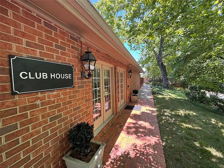 17 Willow Gln — Photo 41