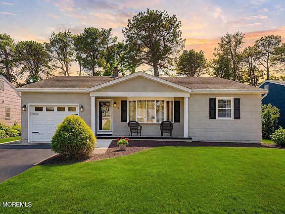 2nd image of 5 Bennington Drive