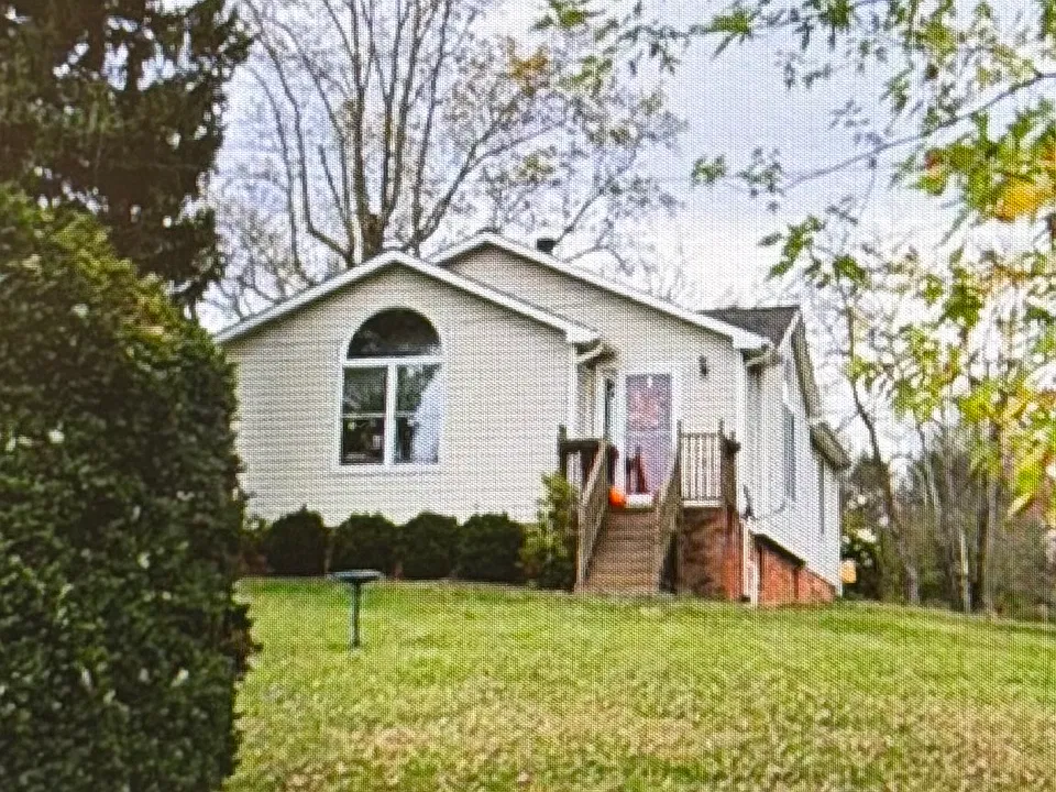 508 W Main St