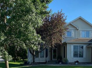 18701 Jackson St, Elkhorn, NE 68022