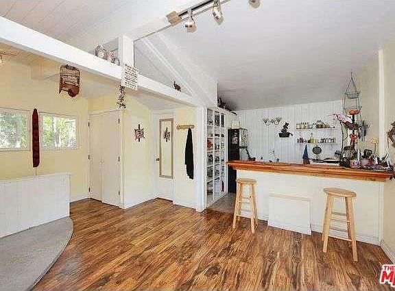 3rd image of 19606 Valley View Dr
