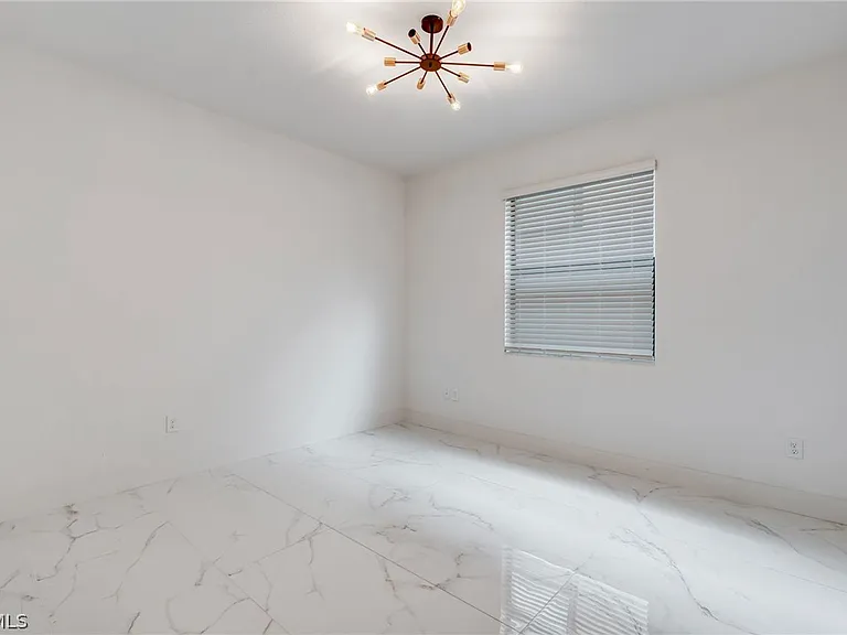 11604 Meadowrun Cir — Photo 31