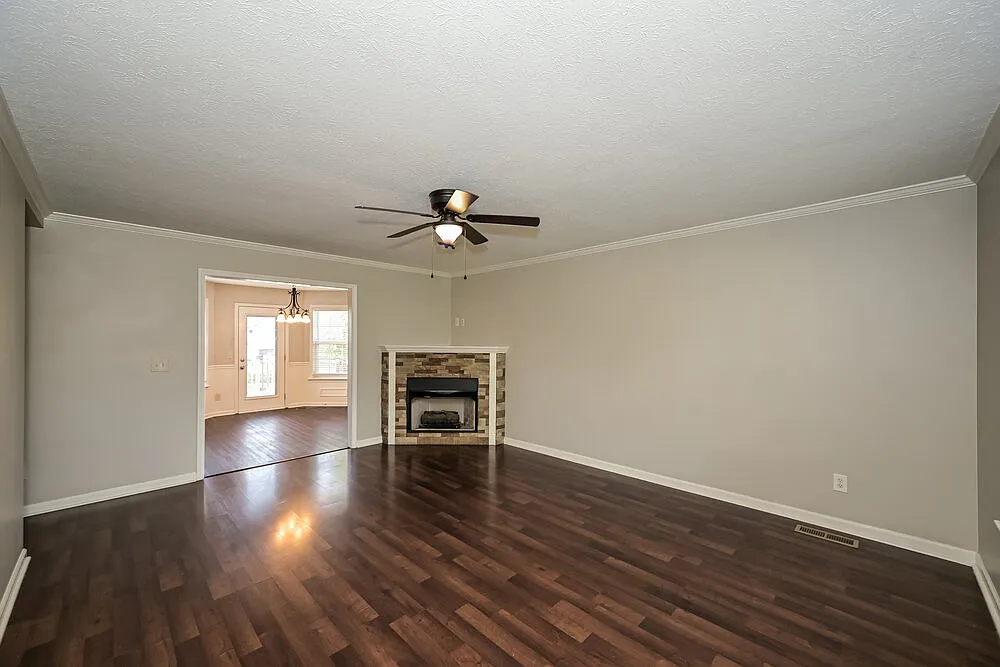 5 bed, 3.0 bath, 2088 sqft, $2,700 — Photo 4