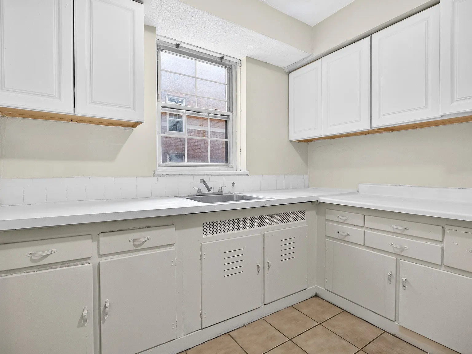 2 bed, 700 sqft, $1,100 — Photo 4