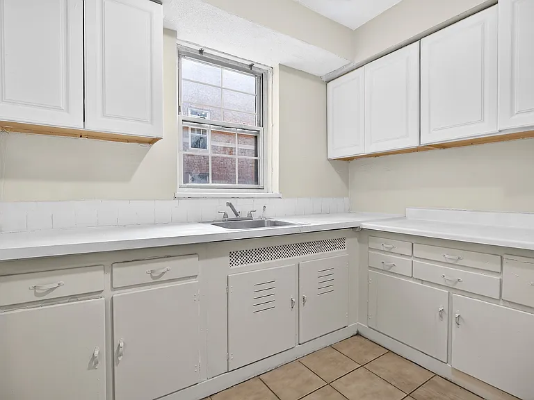 2670 Noble Rd #204 — Photo 4