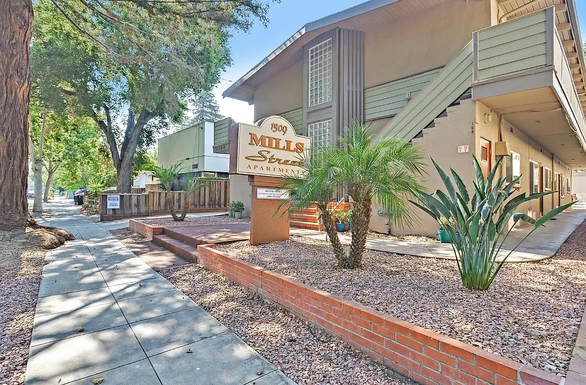1 bed, 500 sqft, $2,605 — Photo 1
