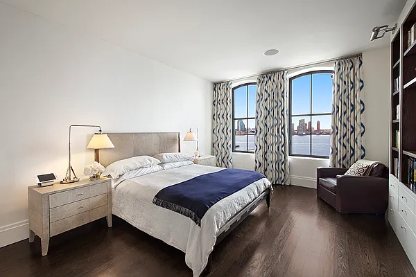 Sold by Stribling | media 8