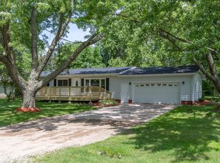 957 Closson Dr, Benton Harbor, MI 49022