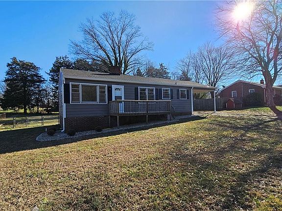 3rd image of 325 Stewart Rd