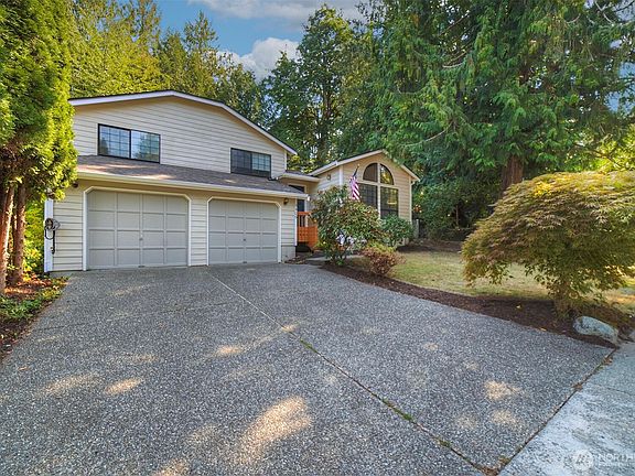 3rd image of 9406 Saint Johns Place NE