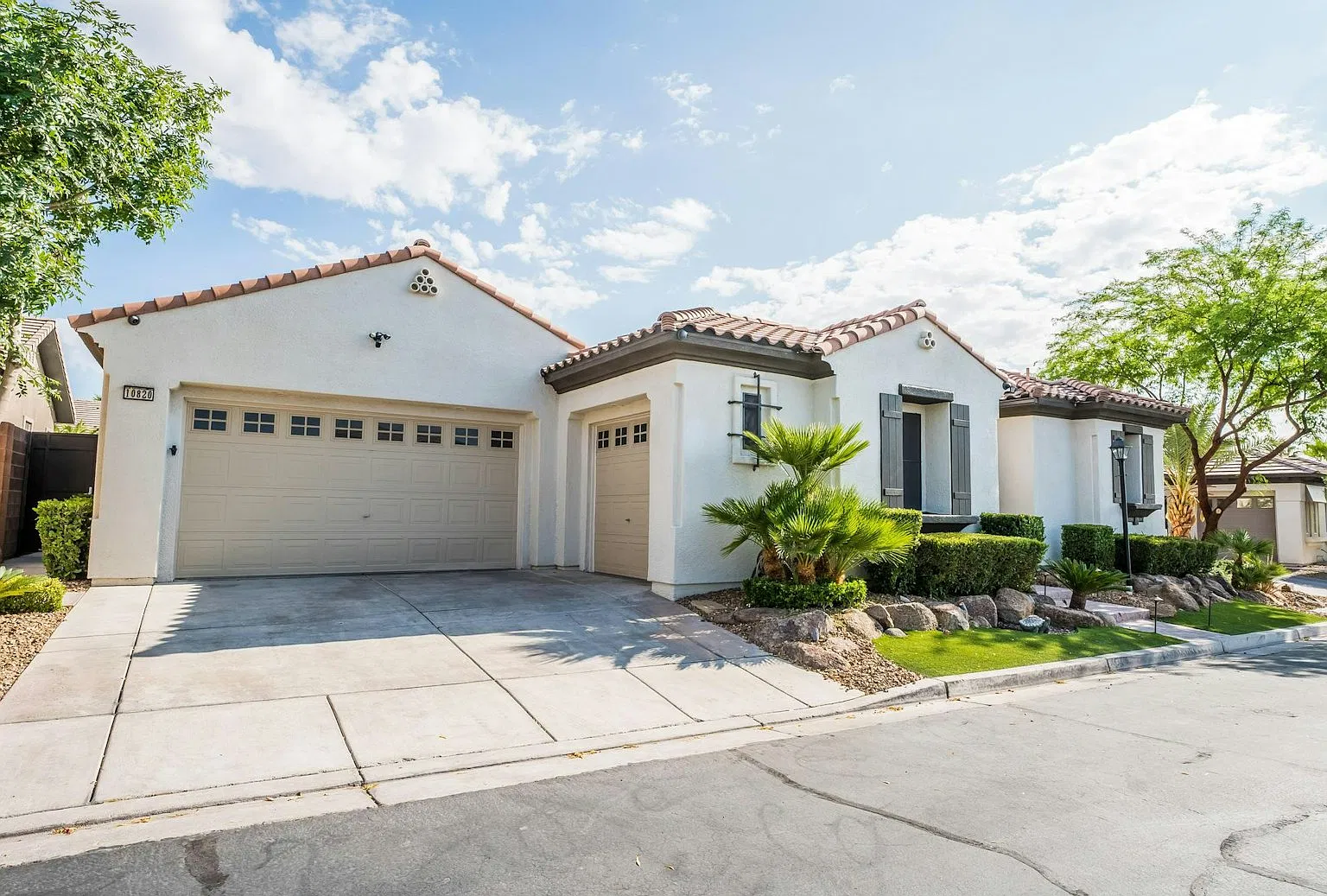 10820 Woodstream Court — Photo 2