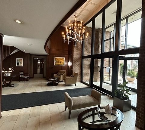3rd image of 6 Oak Brook Club Dr APT J304