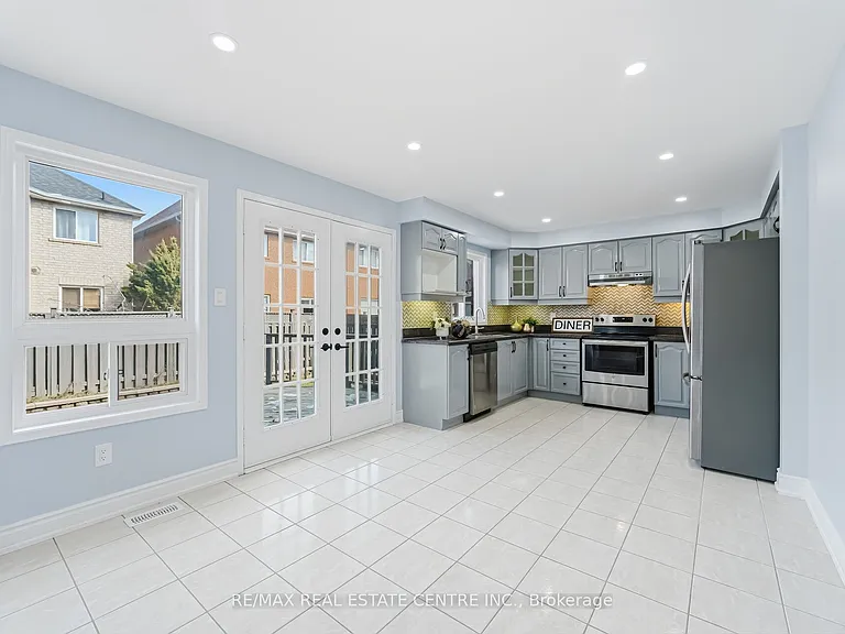 15 Heatherdale Dr — Photo 13