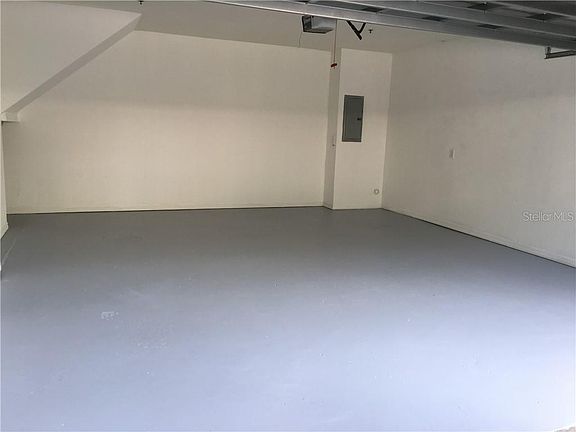 3rd image of 2532 Grand Central Pkwy APT 14