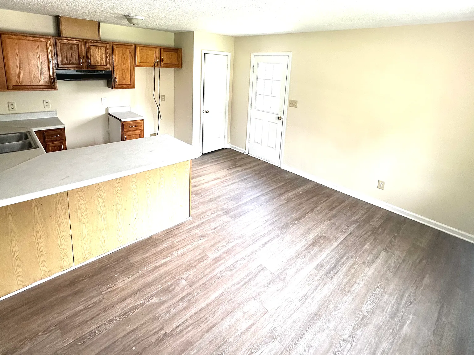 4105 Wooddale Ln — Photo 4