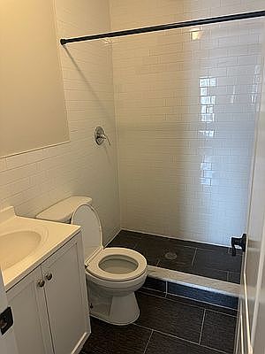 4th image of 107 Jefferson Ave Unit 2B