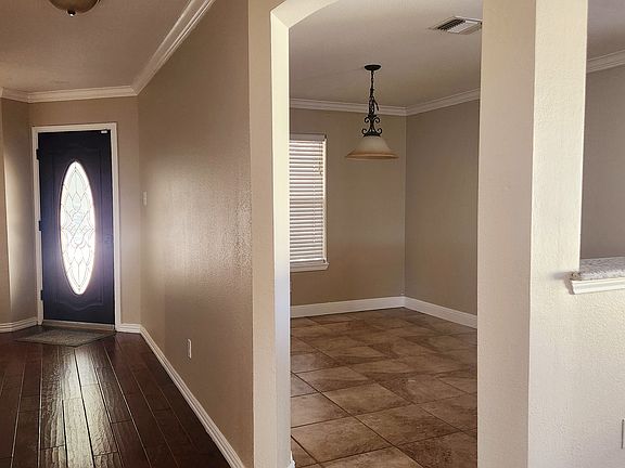 5th image of 316 Golden Gate Dr