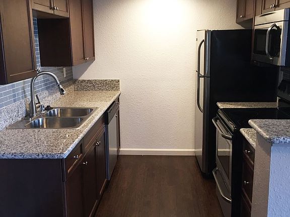 4th image of 4580 Illinois St APT 04