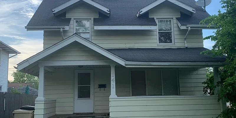 141 Altgeld St photo 1
