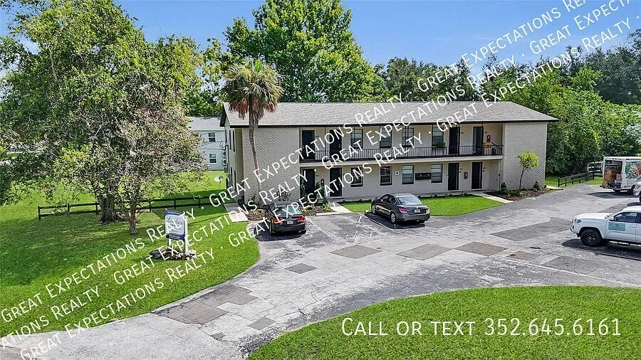 1 Bedroom Apt Near Paddock Mall — Photo 2