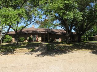 213 Country Club Dr, Marlin, TX 76661