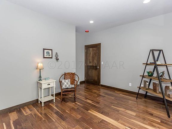 4th image of 4853 Westminster Dr