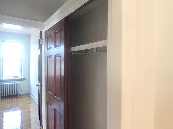 5th image of 21-54 Crescent St APT C3