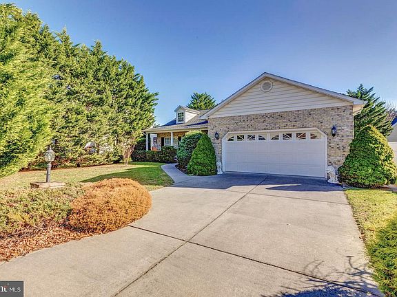 2nd image of 2836 Saratoga Dr