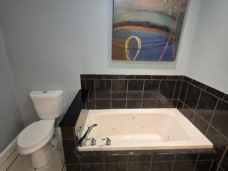 782 W Hamburg St — Photo 32