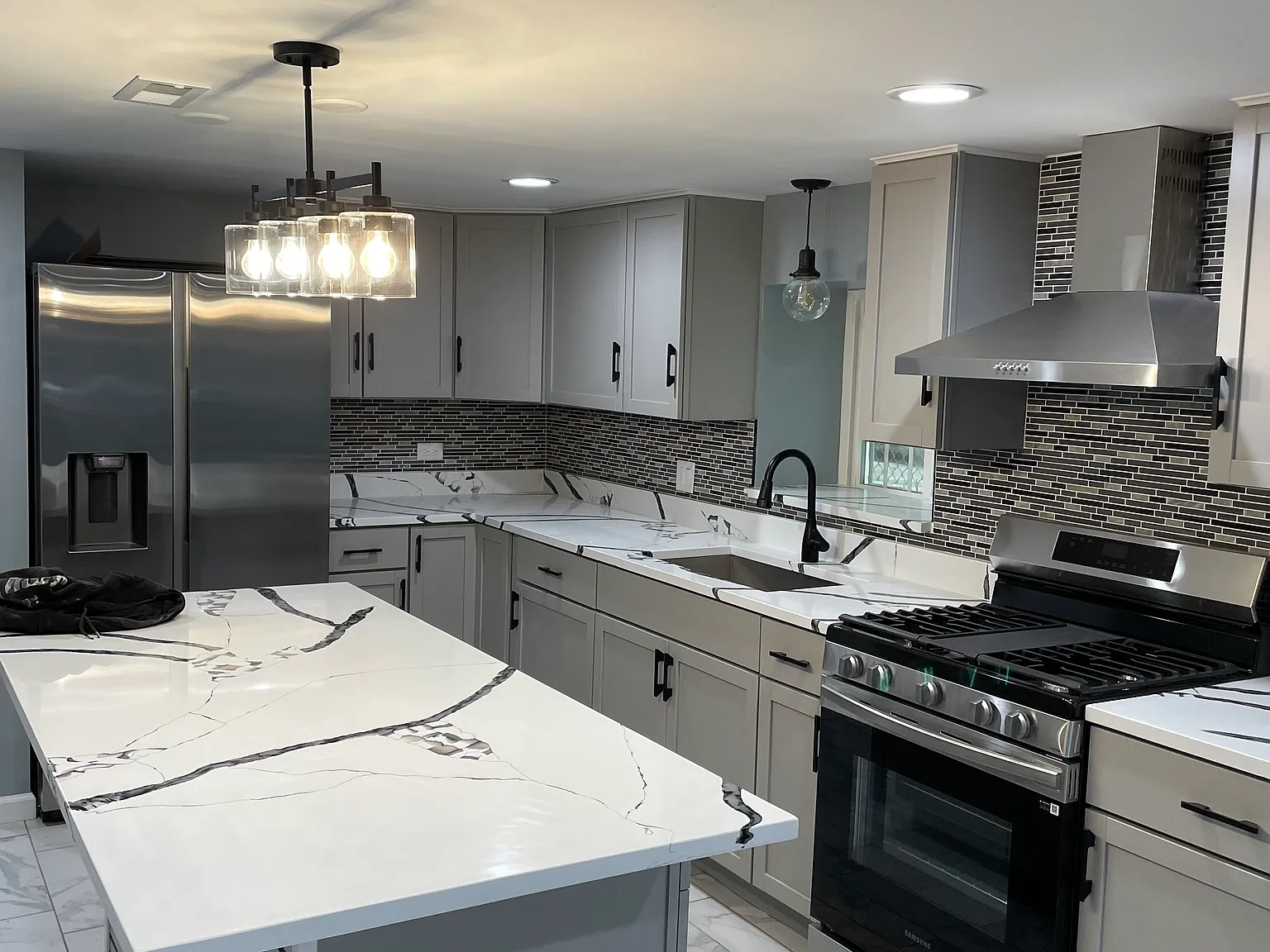 3 bed, 1300 sqft, $1,800 — Photo 2