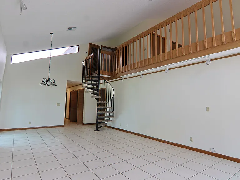 620 Hastings St — Photo 3