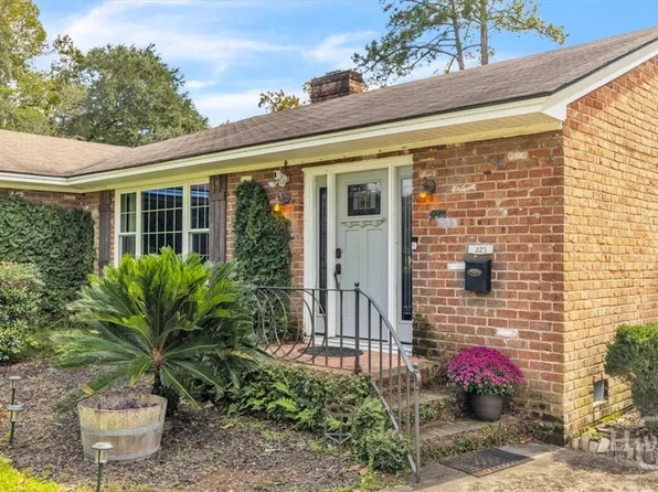 223 E 64th Street, Savannah, GA 31405