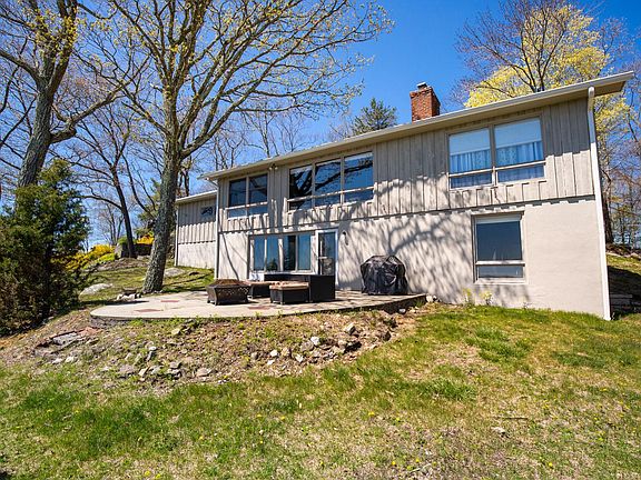 REAR HOME FACING LAKE MOHAWK