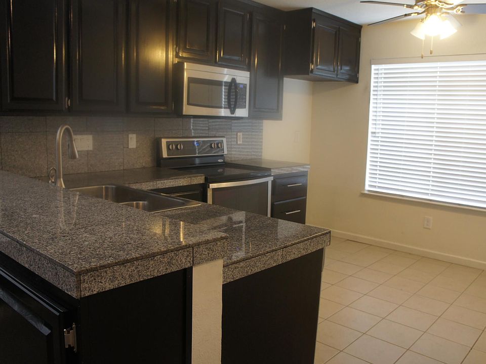 2nd image of 403 Charlemagne Ln