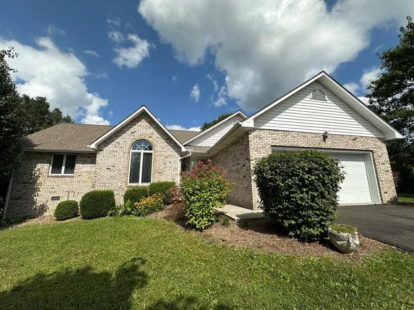 517 Quiet Oak St, Beaver, WV 25813